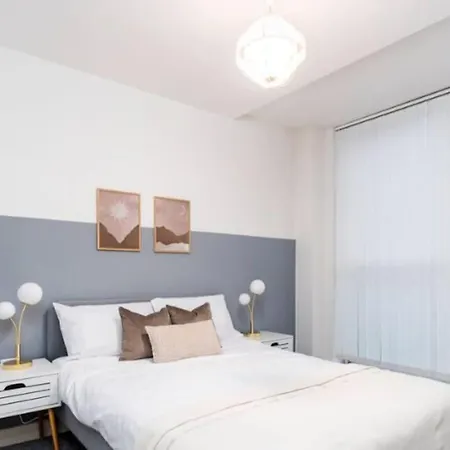 Cosy 2 Bedroom Centre - Free Parking *